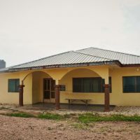 Geburtsklinikanbau an die Gemeindeklinik in Asuom. Hier findet jeden Tag eine Geburt statt, mit prä- und postnataler Betreuung der Mütter.