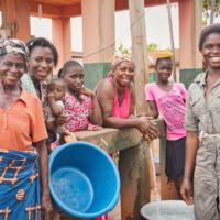 Ein weiterer Trinkwasserbrunnen, den viele Bewohner aus dem Umkreis nutzen.